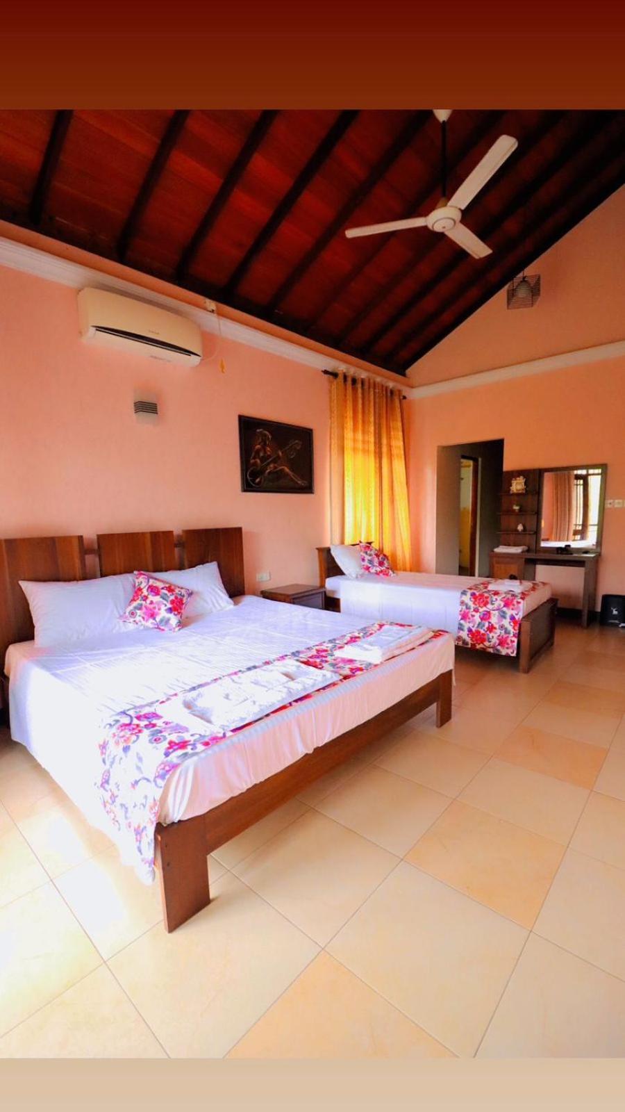 Bigcity Villa - Airport Transit Hotel Katunayaka Bagian luar foto