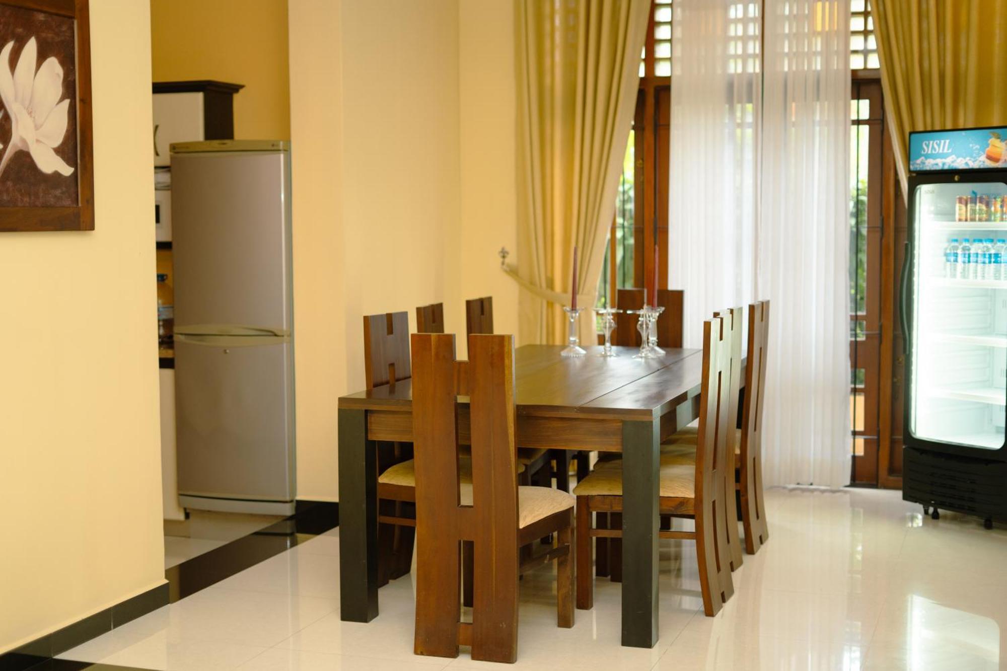 Bigcity Villa - Airport Transit Hotel Katunayaka Bagian luar foto