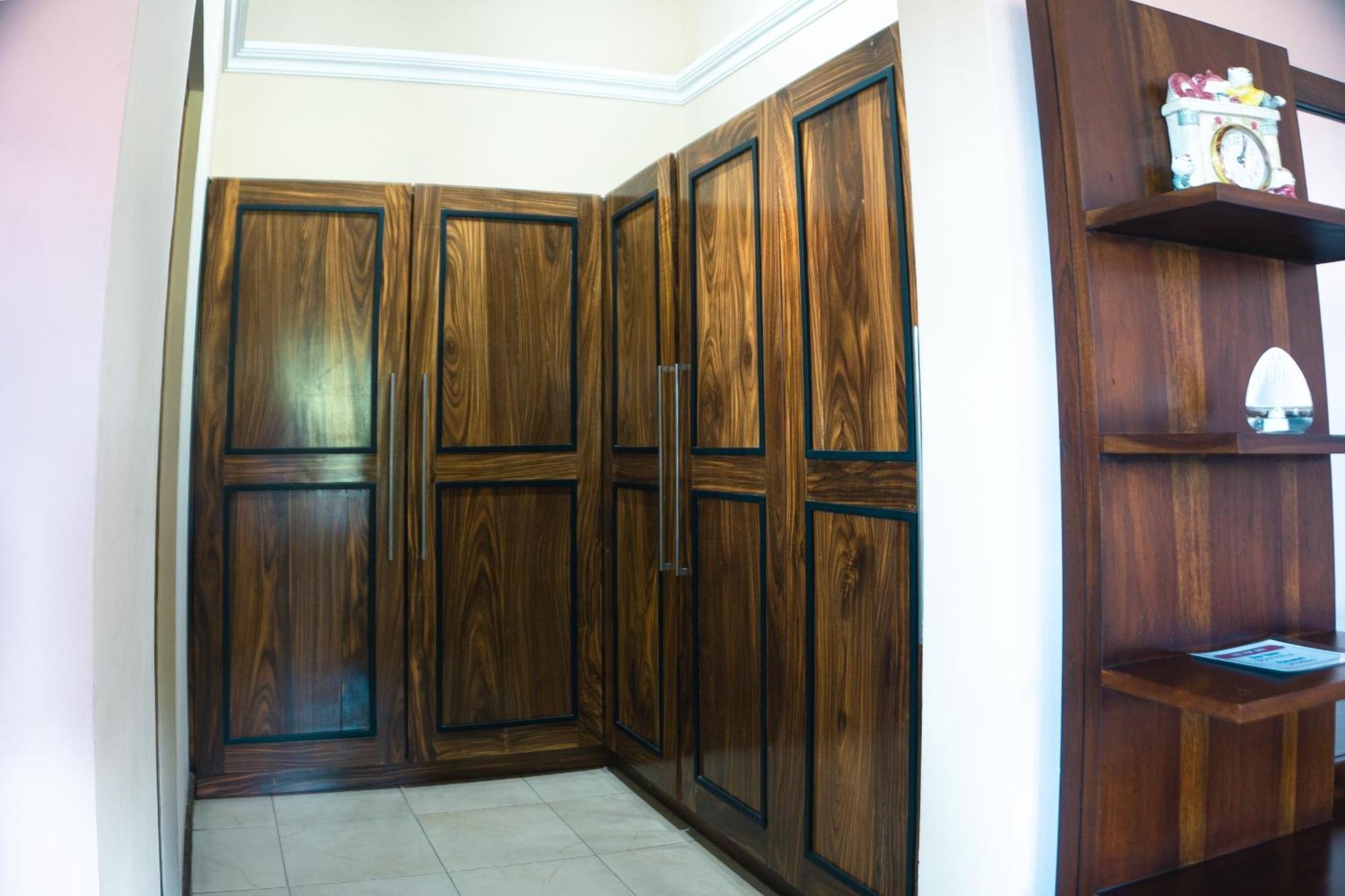 Bigcity Villa - Airport Transit Hotel Katunayaka Bagian luar foto