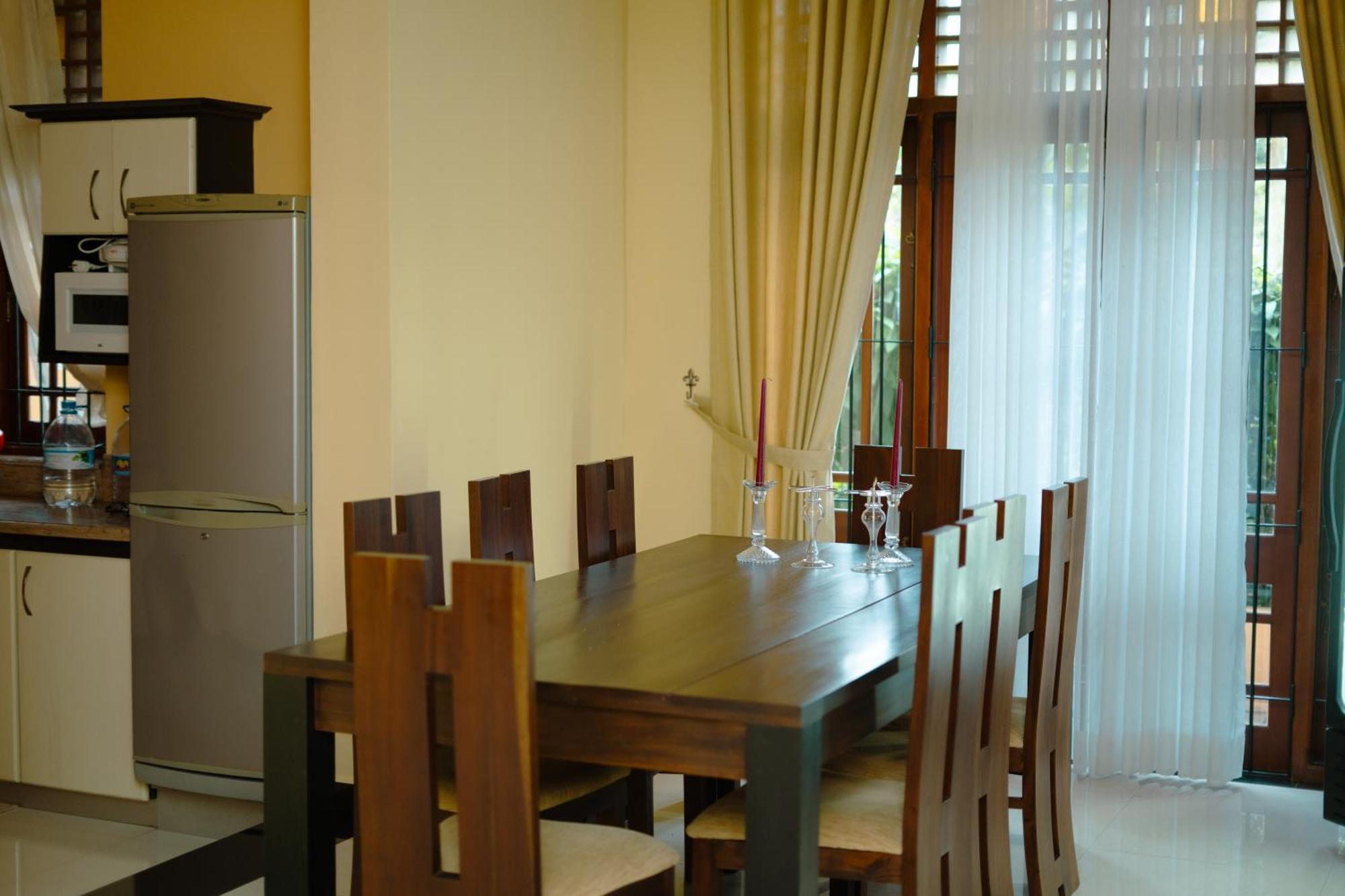 Bigcity Villa - Airport Transit Hotel Katunayaka Bagian luar foto