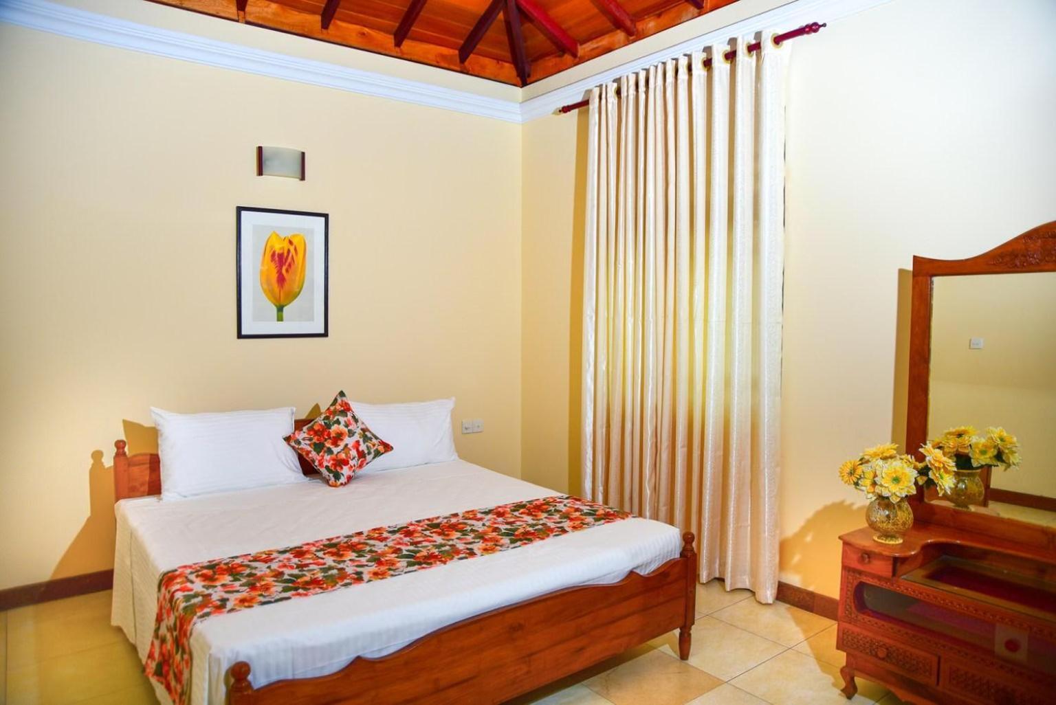 Bigcity Villa - Airport Transit Hotel Katunayaka Bagian luar foto