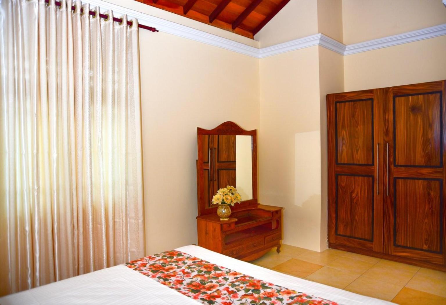 Bigcity Villa - Airport Transit Hotel Katunayaka Bagian luar foto